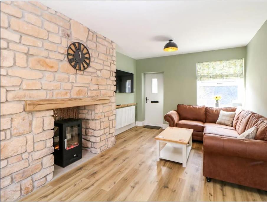 Babbling Brook Cottage Stony Middleton Extérieur photo